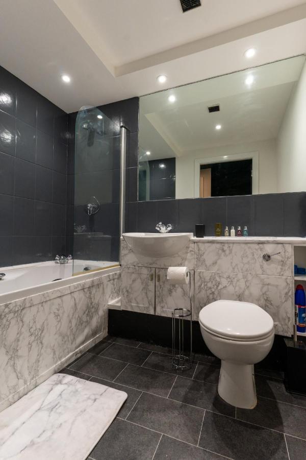 Jpg Theatre Suite - High Floor Mcr Luxe Apartment W Balcony Canal Views Манчестър Екстериор снимка