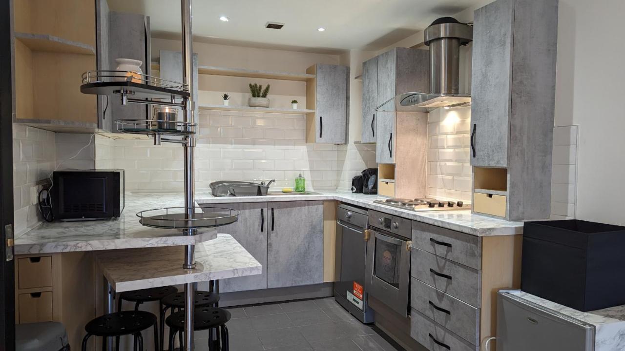 Jpg Theatre Suite - High Floor Mcr Luxe Apartment W Balcony Canal Views Манчестър Екстериор снимка